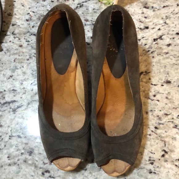 Yellow Box Shoes - Yellow box wedges